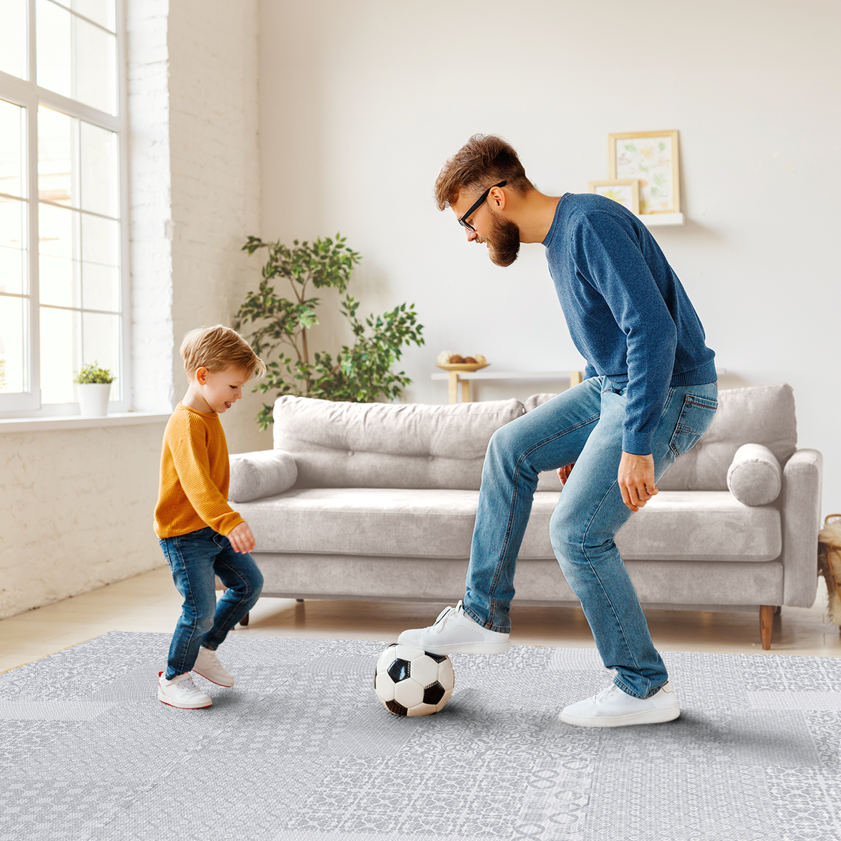 Totem - Gray play mat in a real room